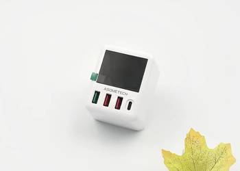 Ładowarka USB C 40W turystyczna.