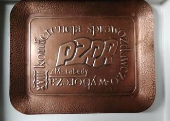 Miedziana pamiątkowa taca PZPR PRL lata 70te ZM Łabędy Miedziana pamiątkowa taca PZPR PRL lata 70te ZM Łabędy