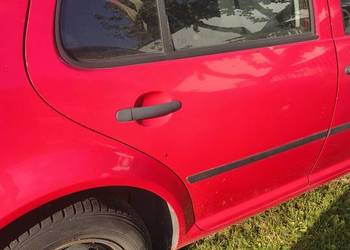 Golf 4 drzwi prawy tył
