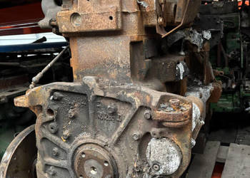 John Deere 6320 Silnik Pokrywa Kolektor Wał Tłumik Koło Pasowe CZĘŚCI