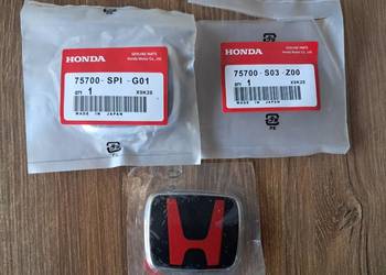 2 nowe znaczki Hondy type R otwarty 6,7x5,6 cm, drugi 7,3x6,2 cm