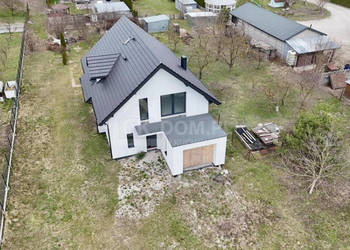 Dom 183,96 m² na działce 1089 m² – Kowala