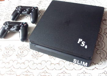 Konsola PlayStation 4 slim - CUH-2216B - 2pady - gry