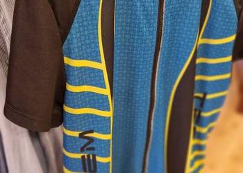 Sportowa BLUZA KOSZULKA marki Crivit na zamek rozmiar L  na rower  jak nowa