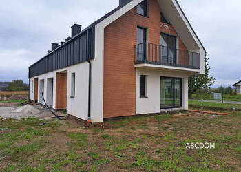 Budynek o nowoczesnej bryle,garaż,5 pokoi