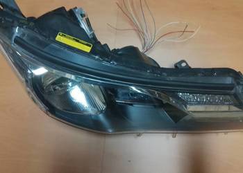 Toyota Rav4 lampa przednia xenon