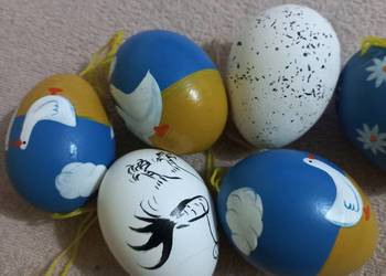 Piękne malowane ręcznie jajka kurze