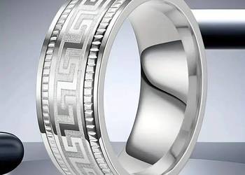 Obrączka z wolframu ze wzorem Versace