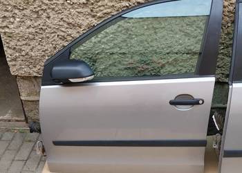 Drzwi przód lewe kierowcy VW Polo IV 9N 9N3 kompletne LA7R