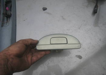 Zamek klapy bagażnika przycisk Renault Scenic I lift 99-03 oliwkowy