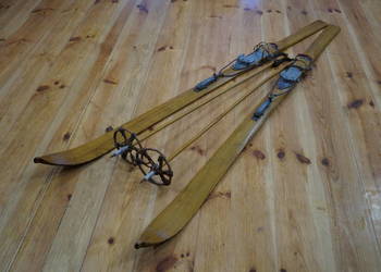 Stare narty jesionowe 185 cm z kijkami