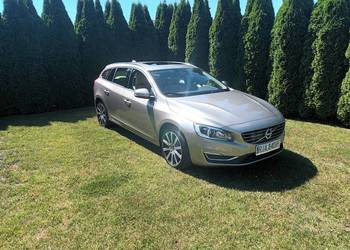 Volvo V60 T5 , benzyna 245 KM, 2015 rok 111 tyś km
