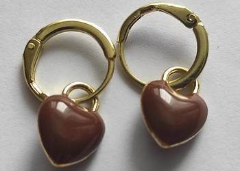 Śliczne i minimalistyczne kolczyki ze stali chirurgicznej