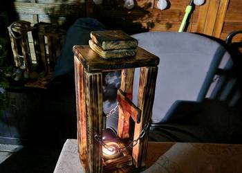 Rustykalny lampion „Zazdrośnik” – sąsiad niby nie patrzy, ale zerka ?