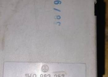 1H0 962 257 pompka zamka centralnego polo 6N hatchback