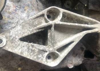 łapa poduszki skrzyni 90498430 Opel Vectra b