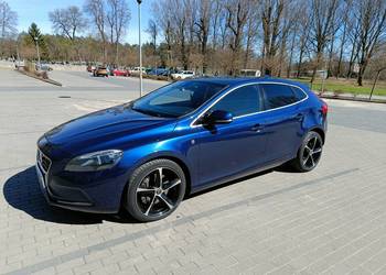 Volvo V40 D4 2014r 190km Ocean Race skóry panorama Xenon skrętny 2 komplety