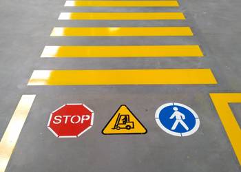 Malowanie linii, pasów oznakowanie poziome w hali, magazynie