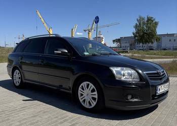 Sprzedam Toyote Avensis
