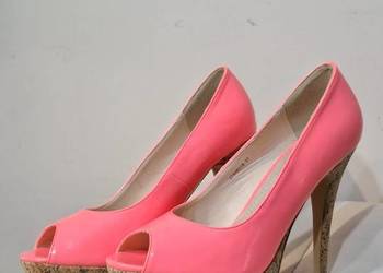 Neonowe szpilki 37 peep toe na platformie T.Taccardi
