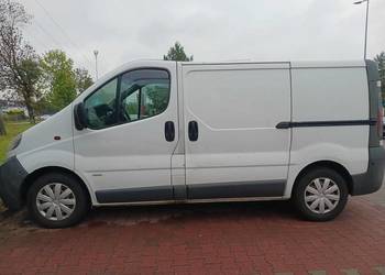 Opel Vivaro 1.9cdti ( drzwi przesuwne z obu stron ) Uszkodzony silnik
