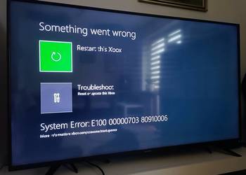 Konsola Xbox Series X z padem, pudełkiem, kablami, error E100