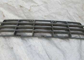 KRATKA ŚRODKOWA ZDERZAKA VOLVO V50 S40  04-07 KRATKA ŚRODKOWA ZDERZAKA VOLVO V50 S40  04-07