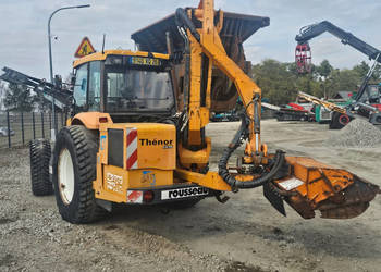 Ciągnik Renault Ergos 456 z kosiarką bijakową