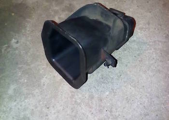 Wlot chwytak powietrza Mitsubishi Carisma I 1.6