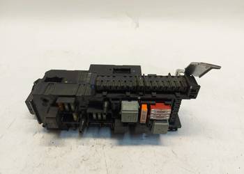 Mercedes W204 Skrzynka moduł bezpieczników A2049006401