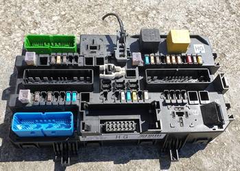 OPEL ZAFIRA B II SKRZYNKA BEZPIECZNIKOW MODUL BSI 13206759