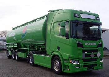 Scania ciagnik z sprezarka Welgro naczepa