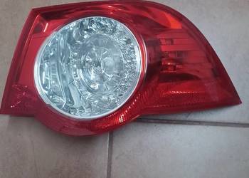 1Q0945096j eos lampa tyl lewa prawa