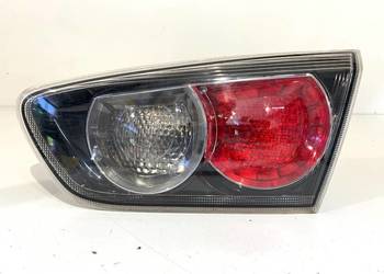 LAMPA TYŁ PRAWA WEWNĘTRZNA MITSUBISHI LANCER VIII Sedan/Limuzyna