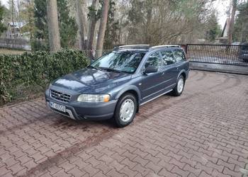 Volvo XC70  rej. na 7 osób uszkodzony
