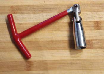 narzędzie klucz nasadowy nasadka do świec zapłonowych majsterkowanie