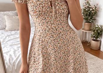 Sukienka w kwiatki XS coquette kwadratowy dekolt zwiewna kwiecista