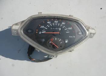 licznik prędkościomierz Honda 100 Lead