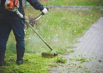 Koszenie kosą spalinową wykaszanie traw łąk nieużytków