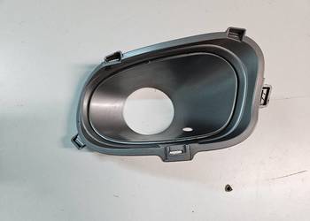 FIAT 500L TREKKING KRATKA PRAWA ZDERZAKA PRZÓD 735570828