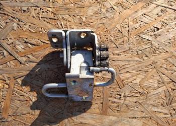 Zawias drzwi prawy przód LS7N Toledo II Leon I A3 A6 C5 Golf IV 4B0831412B