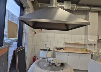 Sprzedam 2 duże okapy gastronomiczne