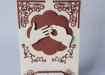 ZAWIADOMIENIA ŚLUB RĘCE Z OBRĄCZKĄ NA SERWETCE C6 BEŻ – BRĄZ