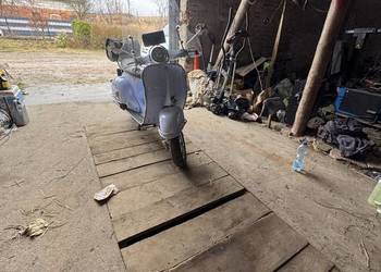 Włoski skuter Vespa sumco vita 125