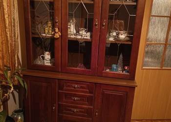 Pilnie sprzedam nadstawkę - witrynę z komodą