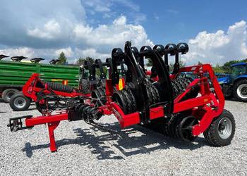 Wał posiewny z włóką Agro-Factory Grom 5,3m fi 530