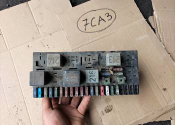 AUDI 80B3 B3 1.8  443941822A SKRZYNKA BEZPIECZNIKÓW PRZEKAŹNIKÓW