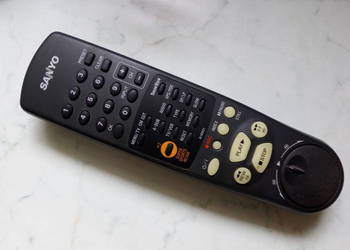Pilot TV/VCR marki SANYO (Model: B18901)