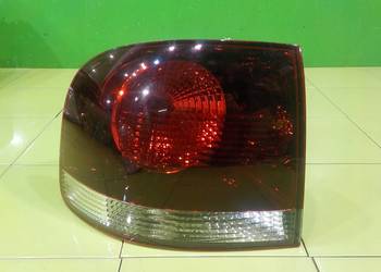 VW TOUAREG I LIFT 08r 5D lampa lewa tyl