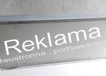 Reklama , kaseton dwustronny  podświetlany, aluminiowy.
